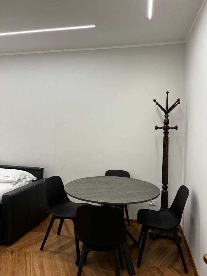 Brera Eleven Apartment Milan Bagian luar foto